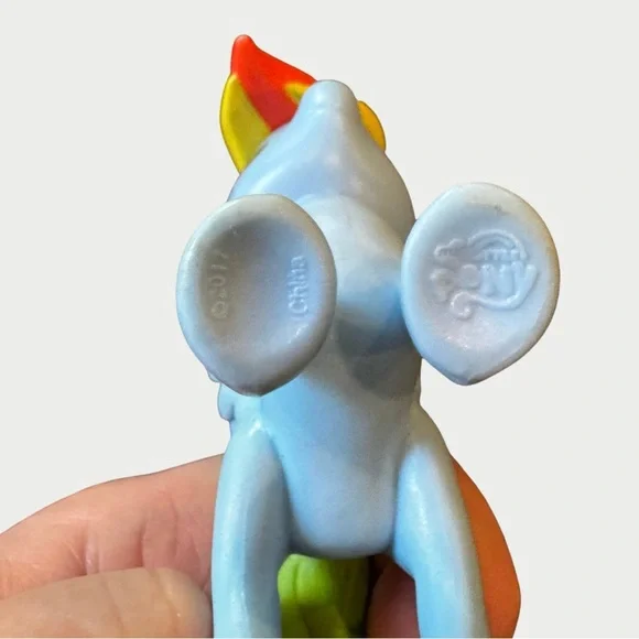 Rainbow Dash 2017 Hasbro My Little Pony MLP G4 Friendship Is Magic 3.5” - Picture 4 of 7